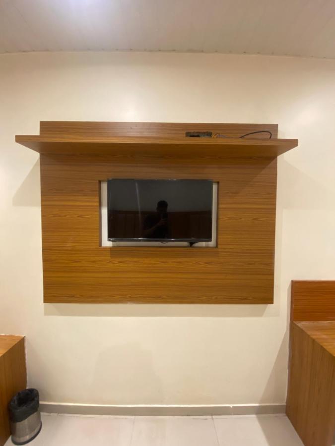 מומביי Hotel Bkc Inn - Near Trade Center, Visa Consulate מראה חיצוני תמונה