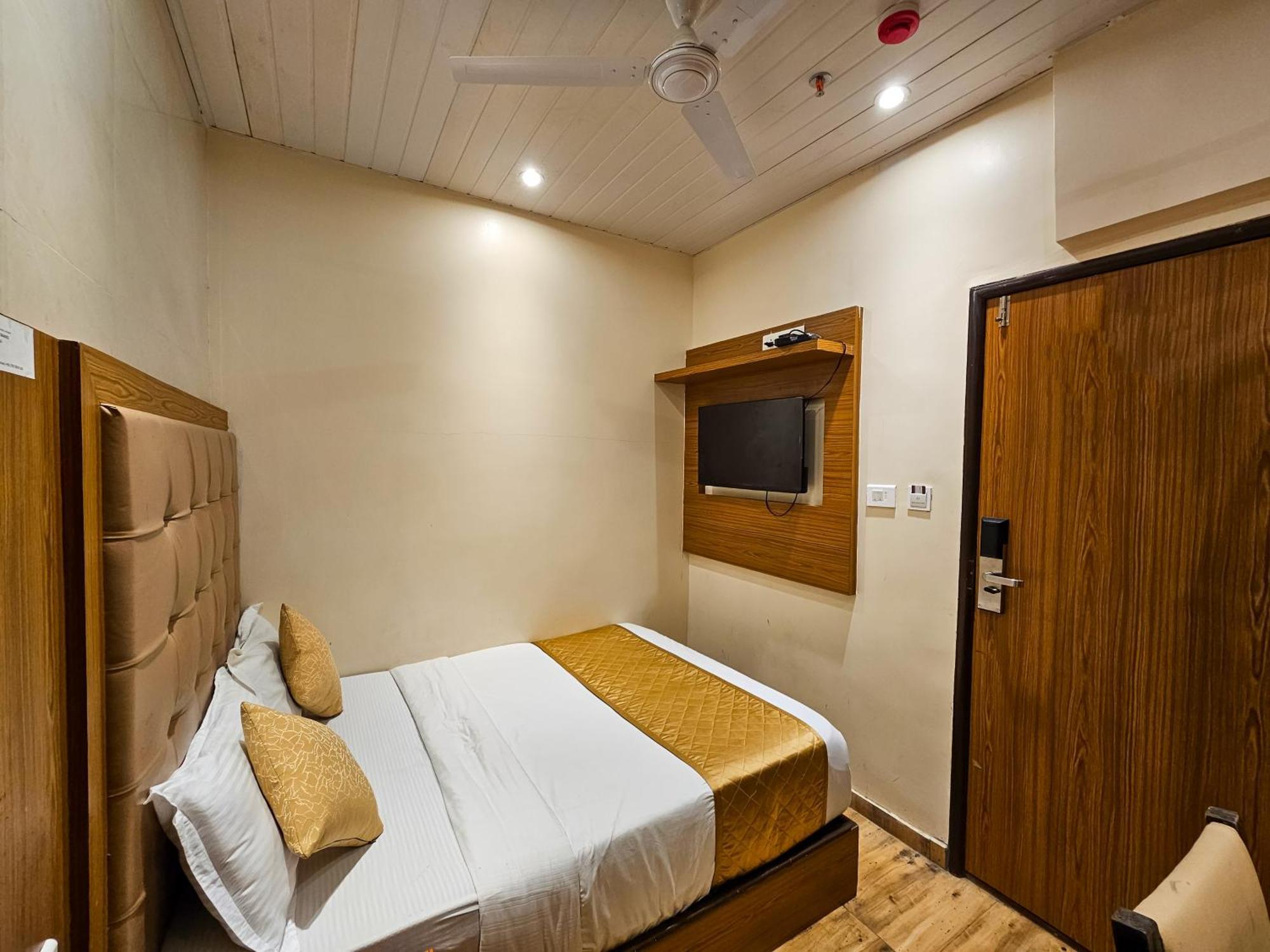 מומביי Hotel Bkc Inn - Near Trade Center, Visa Consulate מראה חיצוני תמונה