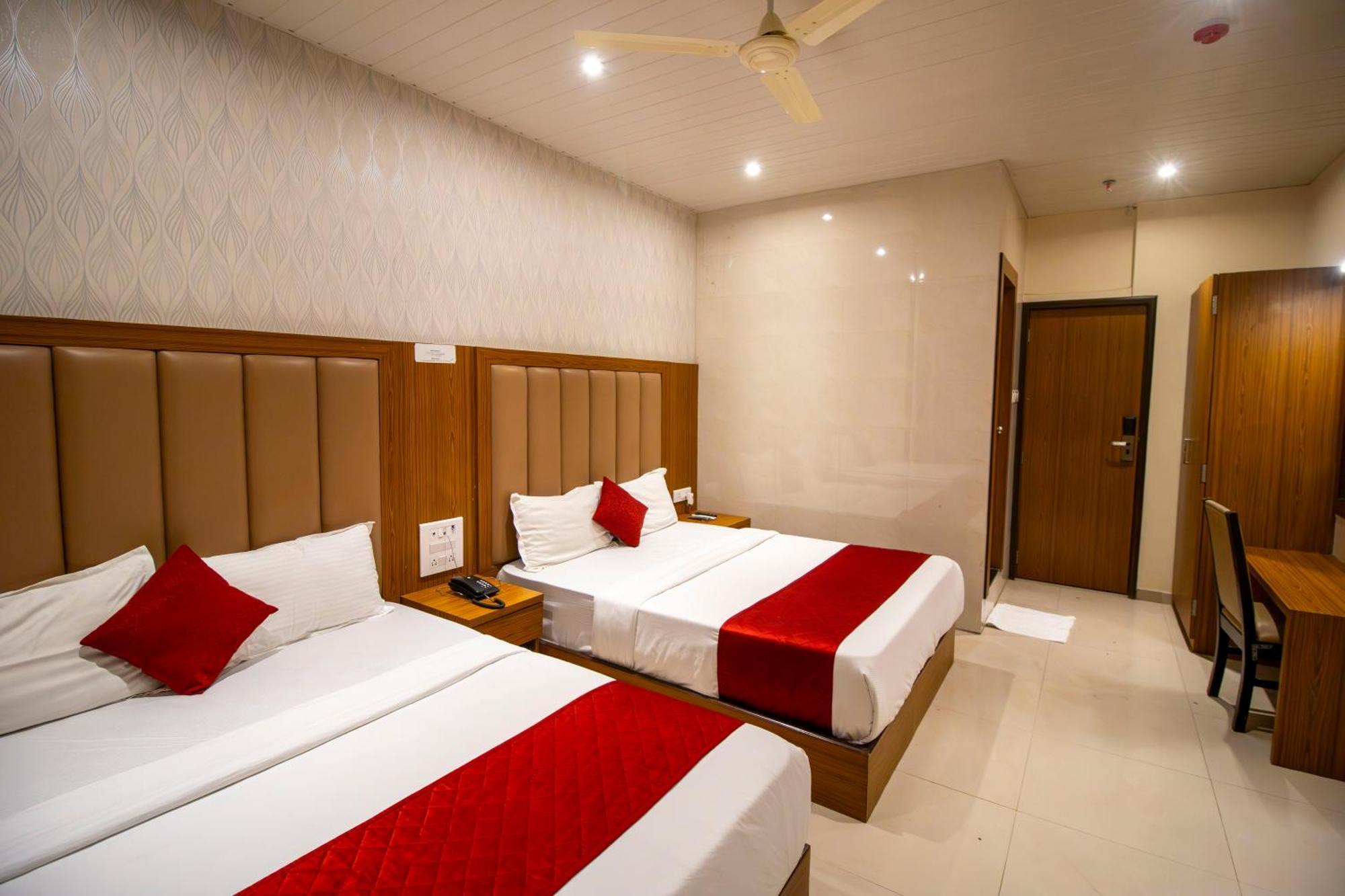מומביי Hotel Bkc Inn - Near Trade Center, Visa Consulate מראה חיצוני תמונה